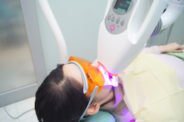 コスモブルー（歯面漂白用加熱装置）